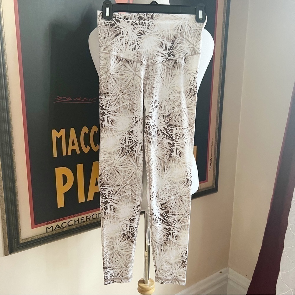 Aerie Neutral Firework Print Athletic 7/8 Work Out Yoga Pant Soft Leggings